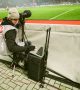 Stefan Groenveld bei der Arbeit am Spielfeldrand vom FC St. Pauli