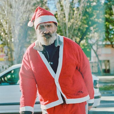 Zufällig in Barcelona bei strahlendem Sonnenschein getroffen: den Weihnachtsmann
