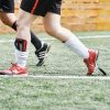 Beim Blindenfussball wird alles gegeben: hier verliert ein griechischer Spieler einen halben Schuh