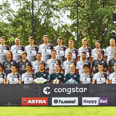 Mannschaftsfoto FC St. Pauli Saison 2015/16