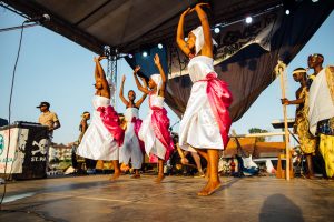 Tanz und Musik aus Burundi mitten in Uganda