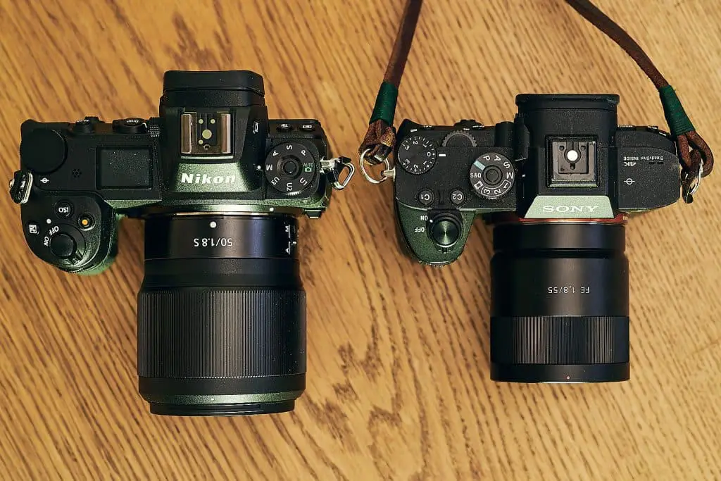 Nikon Z7 und Sony A7RIII mit vergleichbaren Optiken im Größenvergleich